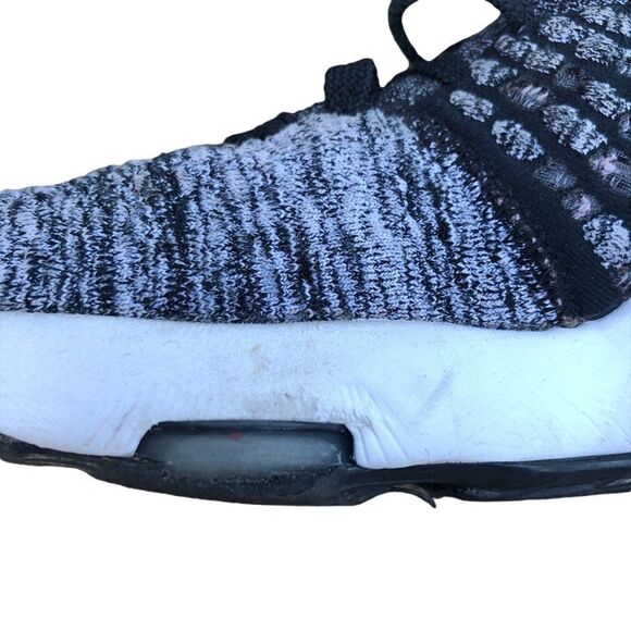 2019 Nike Lebron 17 Black White Size 6 - Picture 8 of 16
